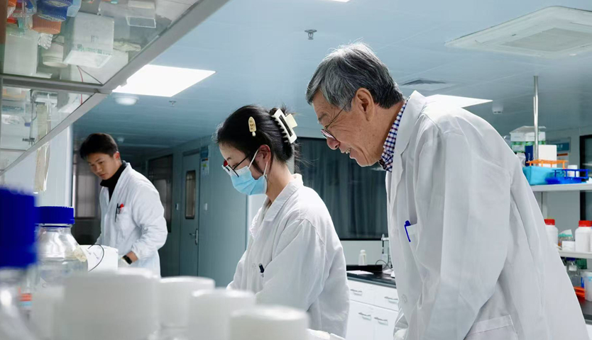王嵬照片2_副本.jpg