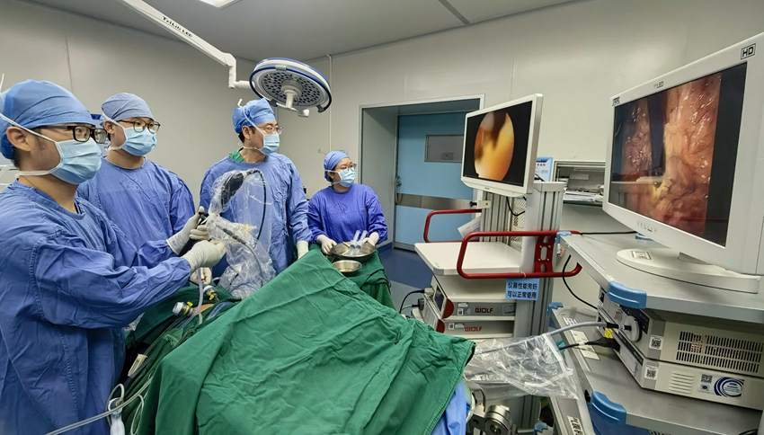 1773910501291256.jpg 黄博士手术图片_副本.jpg